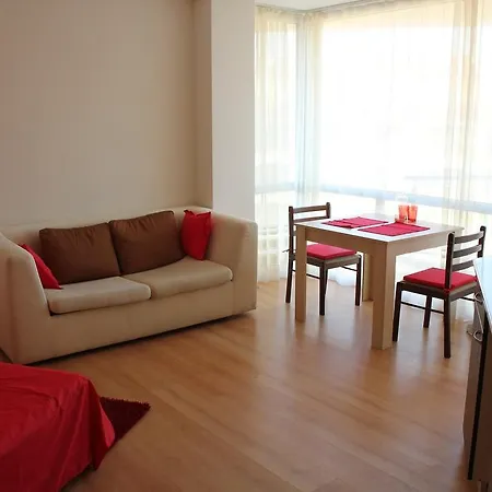 Leo Castle Apartament *